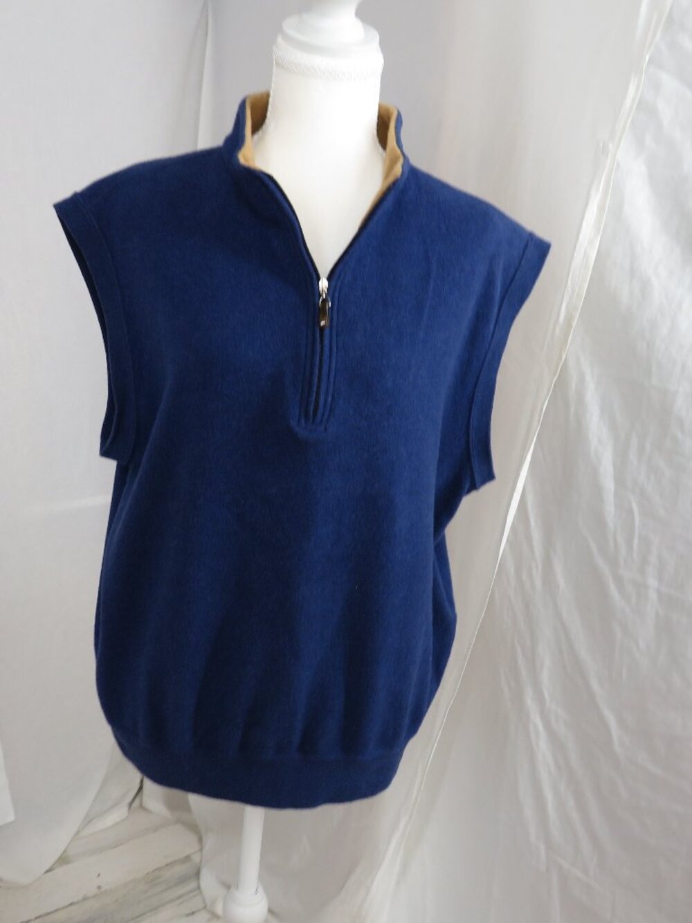 Peter Millar Men’s Navy Cotton Fleece Quarter‑Zip Vest M — Classic Prep Layering
